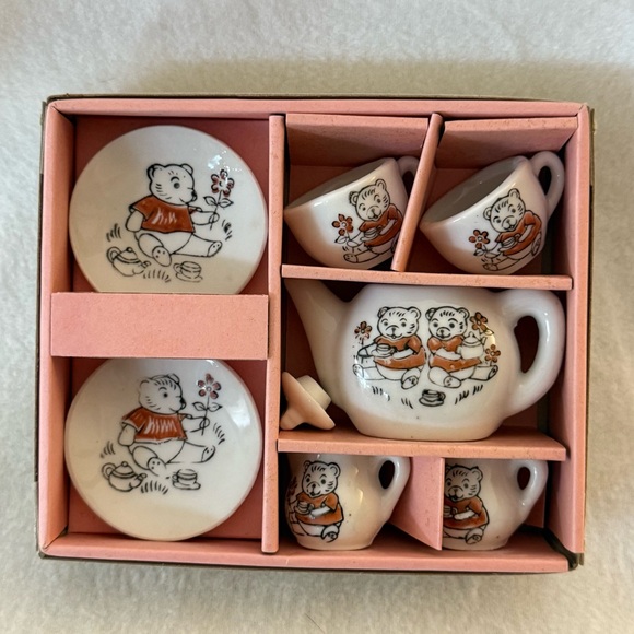 Vintage Teddy Bear Tiny Tea Set - Picture 2 of 7